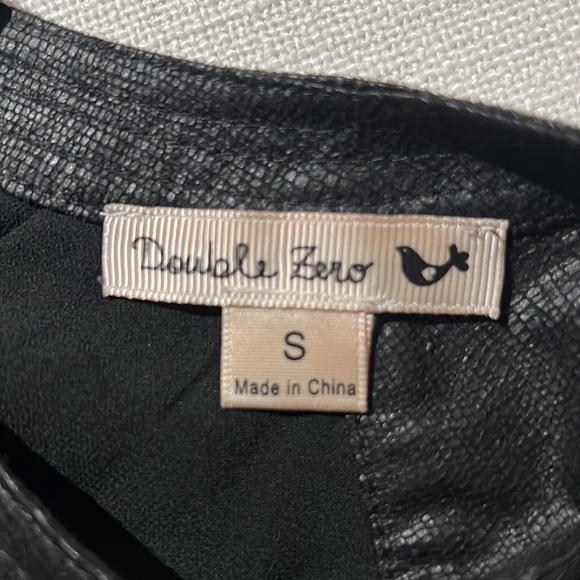 Double Zero Sleeveless Faux Leather Mesh Black Top - Picture 3 of 3